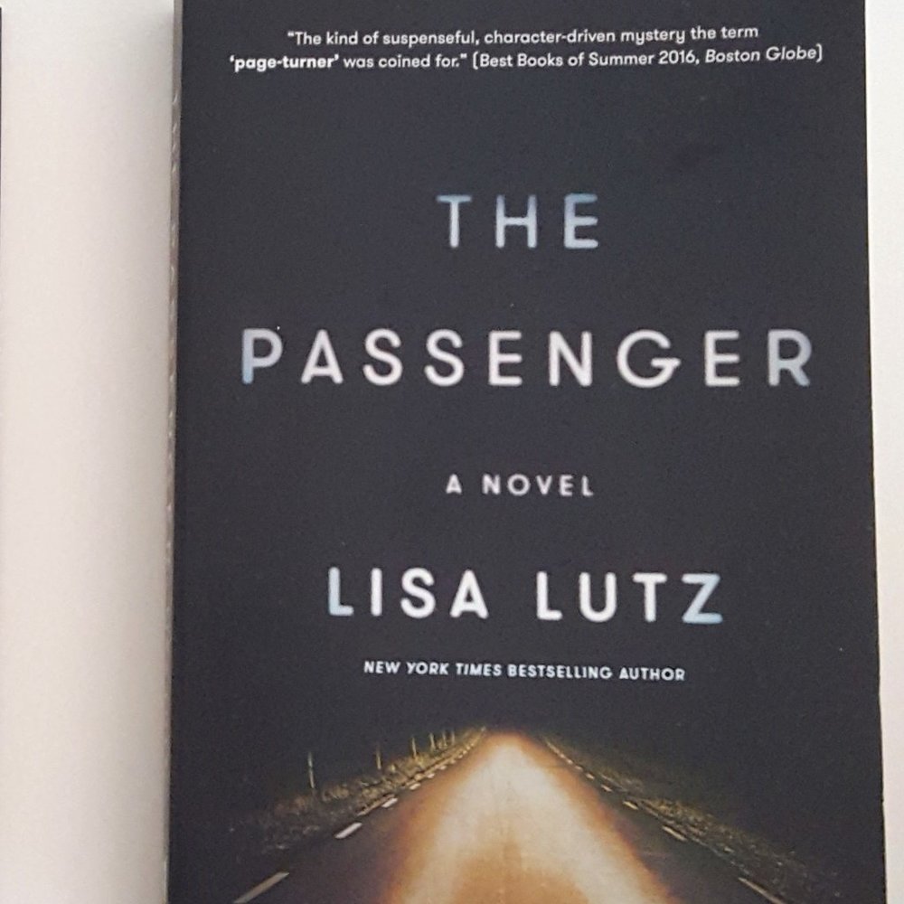 The Passenger by Lisa Lutz ISBN 9781451686647